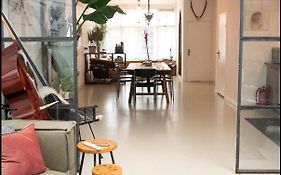 Room 27